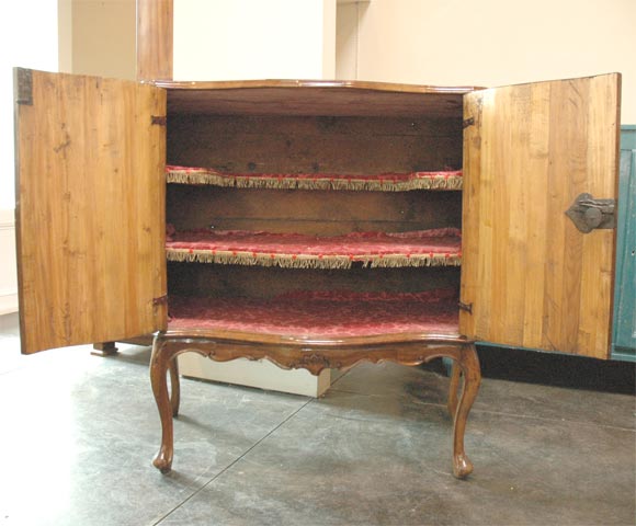 18th. century Northern Italian Sideboard / Credenza
