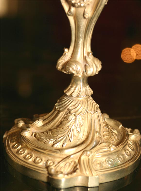 Francese Candelieri in bronzo French Rococo in vendita