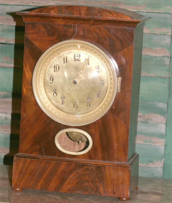 Mahogany Bonnet Clock In Excellent Condition For Sale In Hudson, NY