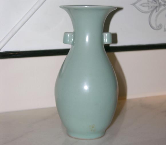 Chinese celadon vase In Good Condition In New York, NY