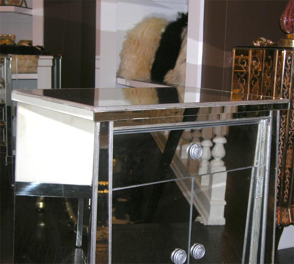 Custom Pair of Neoclassical Mirrored Cabinets or Commodes In Excellent Condition In New York, NY