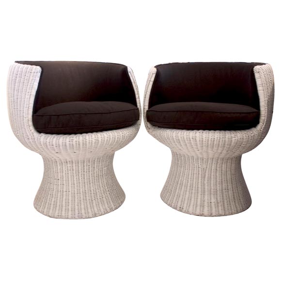 Pair of Round Wicker Chairs at 1stDibs