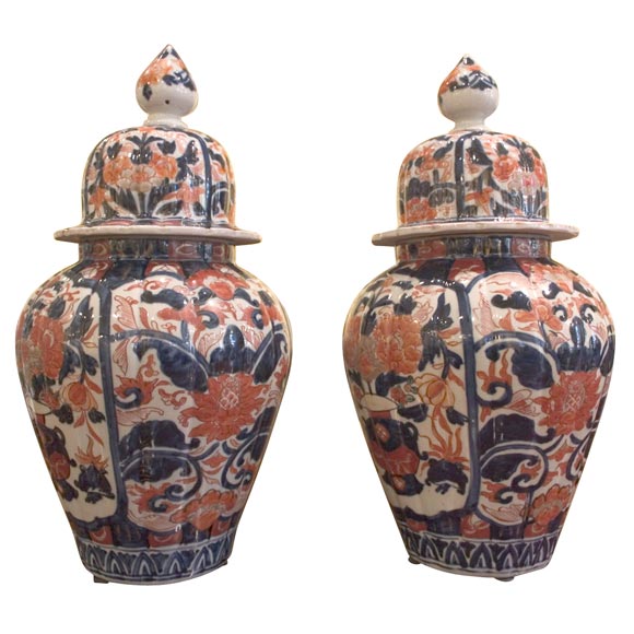 Pair of Scalloped Imari Covered Urns, 19th Century. For Sale