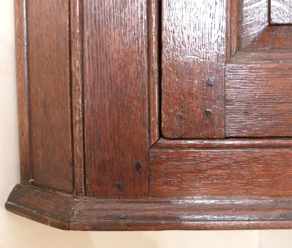 18th Century English Georgian Carved Oak Corner Cabinet For Sale 4