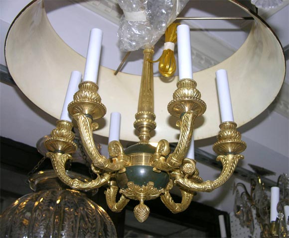 fabulous bouillotte chandelier with original metal shade In Good Condition For Sale In Jersey City, NJ