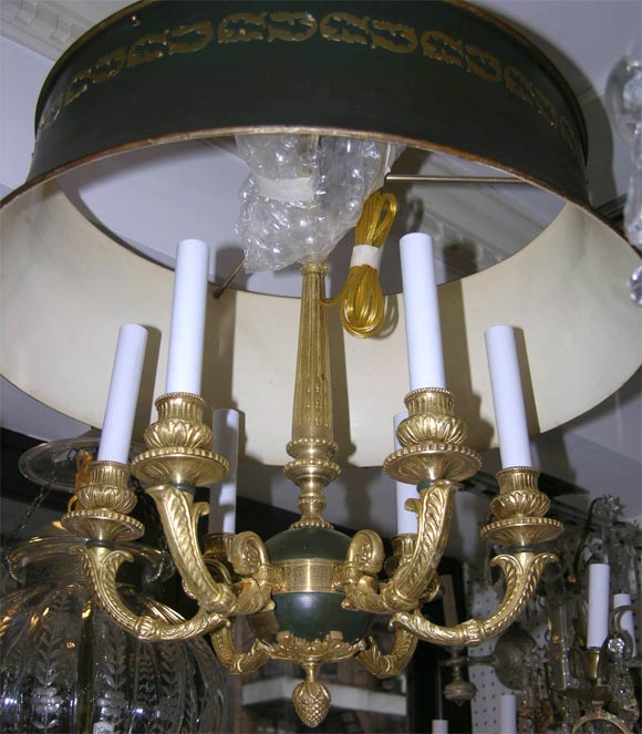 fabulous bouillotte chandelier with original metal shade For Sale 2