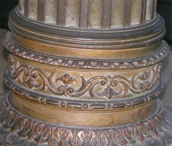 A round French low side table 1