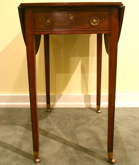 18th c. Georgian Oval Pembroke Table with Cross-banded Inlay