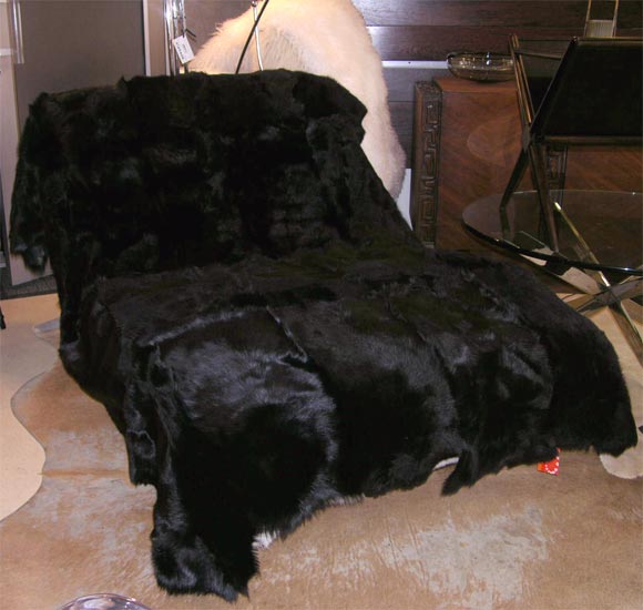 A very sexy shearling throw, long hair. It can also be used as a rug.
Delivery time 1-2 weeks.