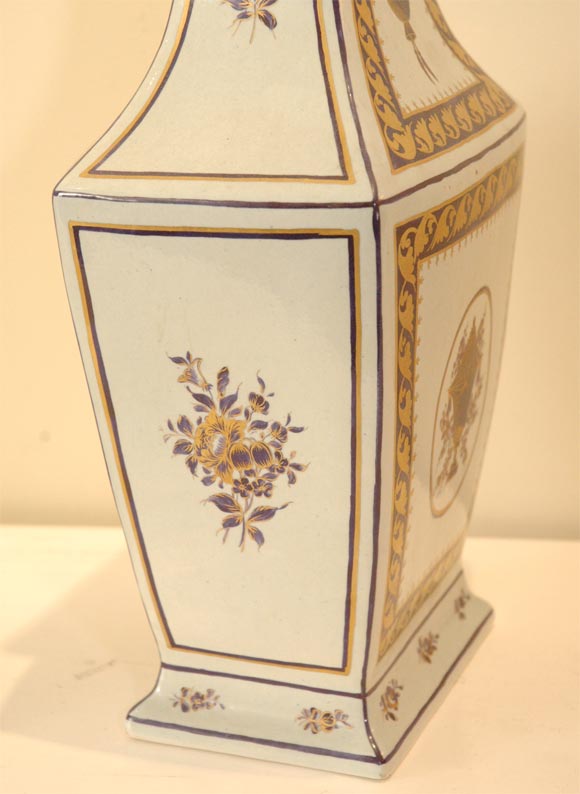Pair of Italian Mottahedeh Urns 4