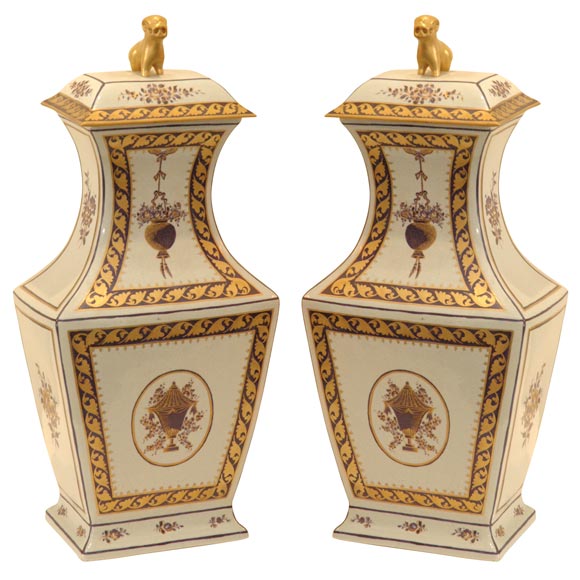 Pair of Italian Mottahedeh Urns