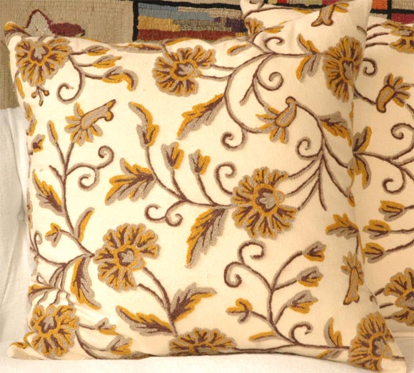 American 1940S MUSTARD & BROWN CREWEL WORK PILLOWS WITH LINEN BACKING
