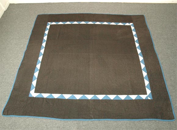 1930'S AMISH PLAIN QUILT WITH BLUE &WHITE INNER SAWTOOTH BORDER.THE QUILT IS FROM OHIO AND HAS GREAT QUILTING.SOME OLD MINOR REPAIRS THAT ARE INCONSPICUOUS AND VERY WELL DONE.THIS IS A VERY RARE AND HARD TO FIND PATTERN.THIS PLAIN QUILT IS A GREAT