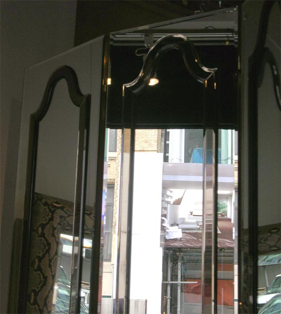 4 Panel Custom Mirrored Screen 1