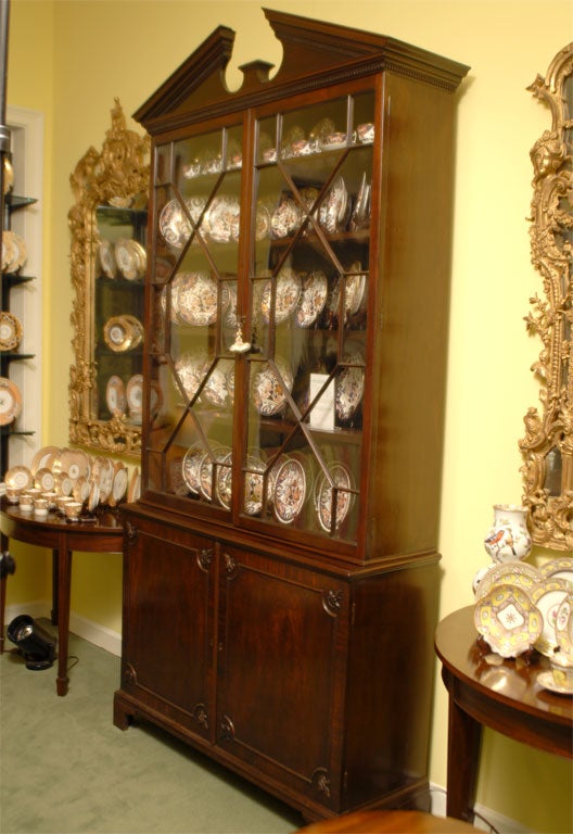 Striking Chippendale-Design Mahogany Bookcase, c. 1770