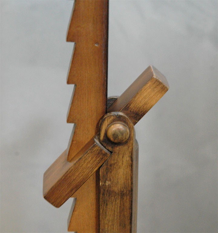 Ratcheting Floor Lamp 1