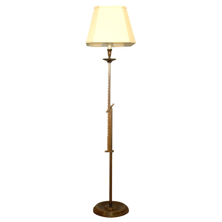 Ratcheting Floor Lamp