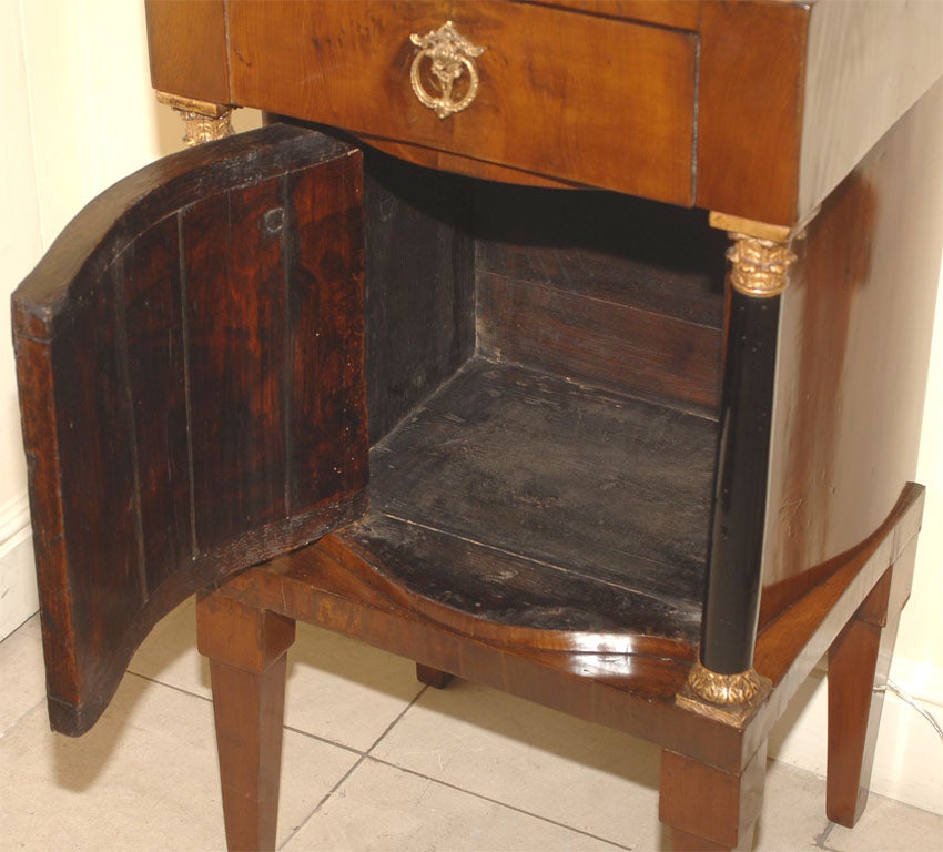 Late 18th Century pair of Italian Neoclassical Commodini 