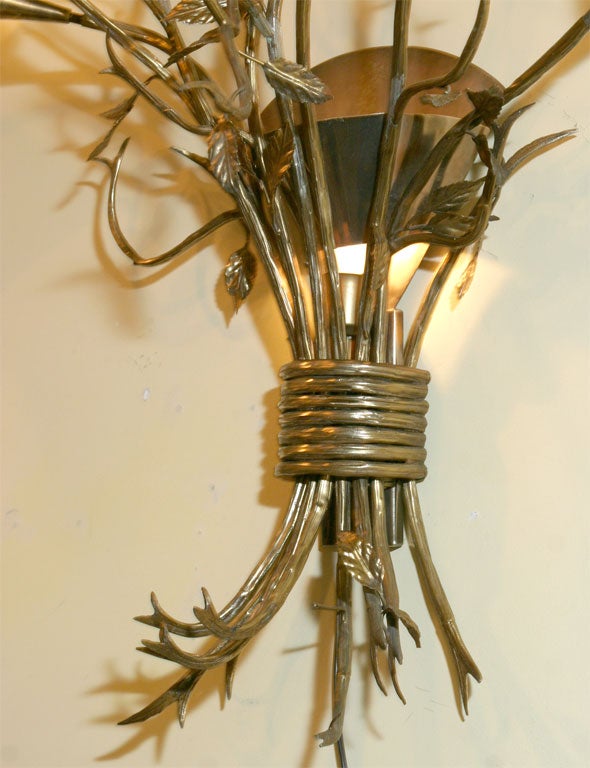 Organic form Brass sconce In Good Condition For Sale In Hudson, NY