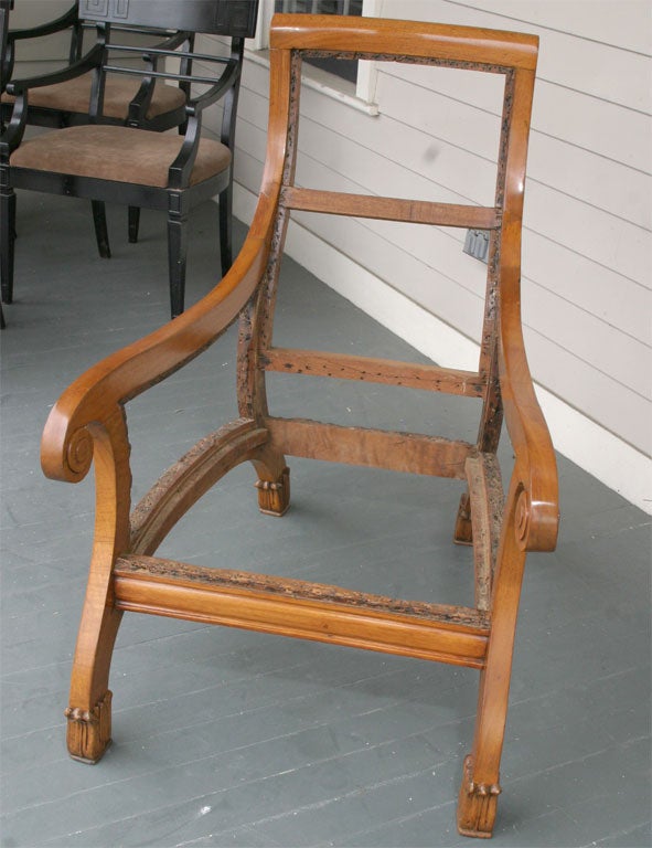 Russe Grande chaise classique ou Empire en vente