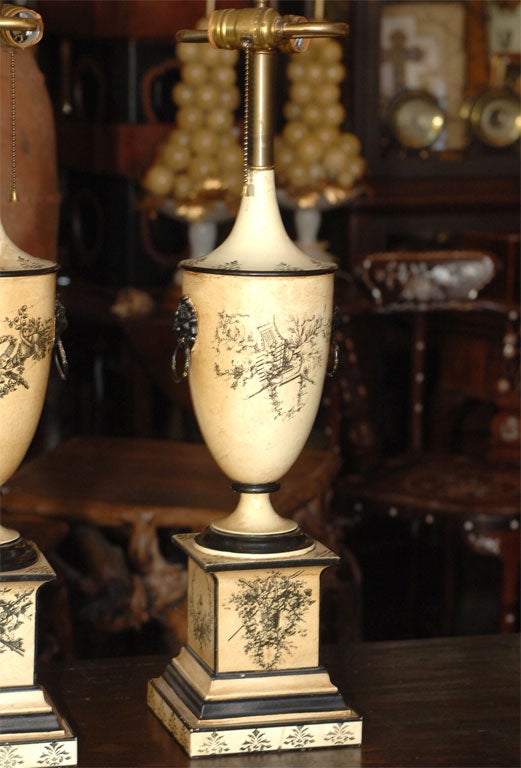 Pair of 18th Century Style Italian Tole Painted Lamps For Sale at 1stDibs