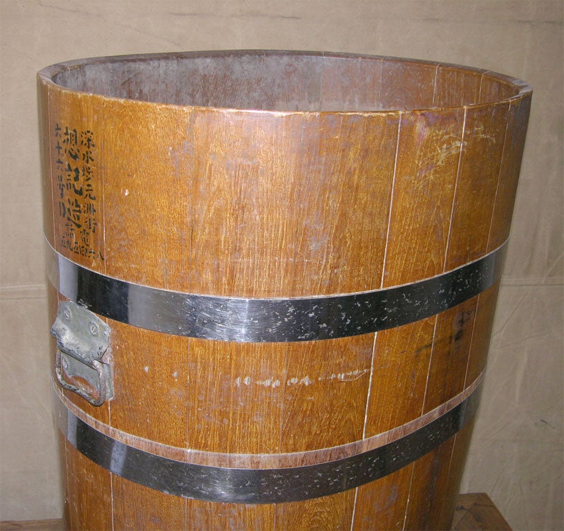 Mid-20th Century rice bucket For Sale