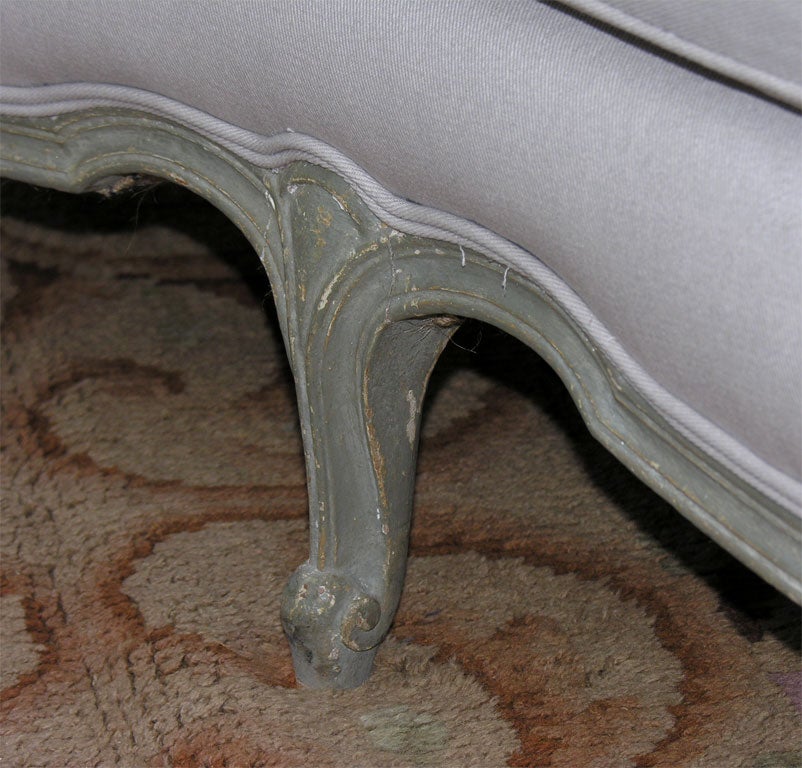 Louis XV style serpentine shaped back sofa. 2