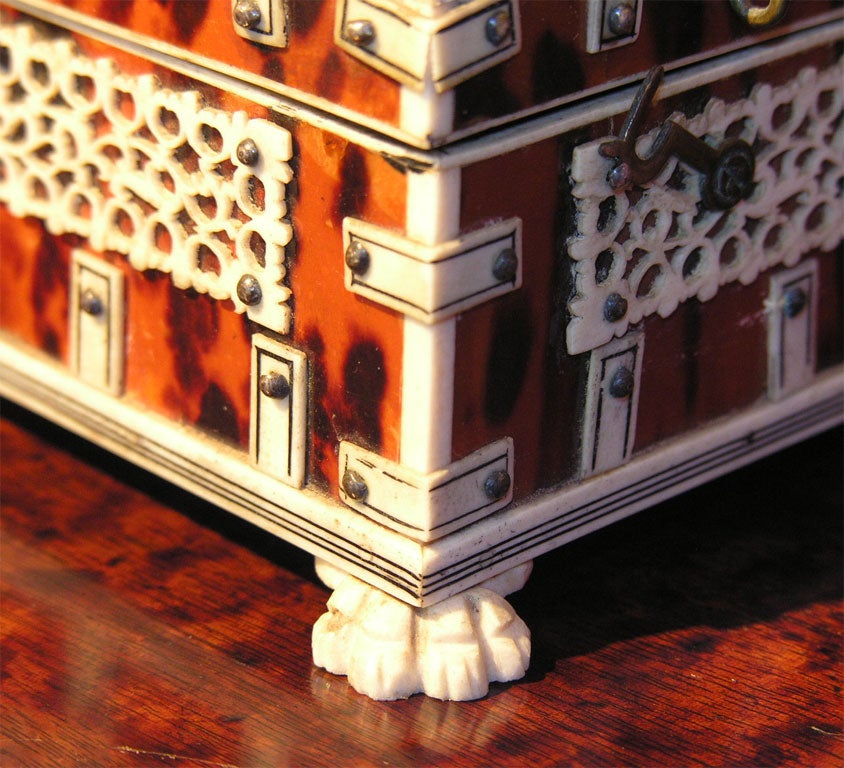 Anglo-Indian Carved Jewellery Box 4