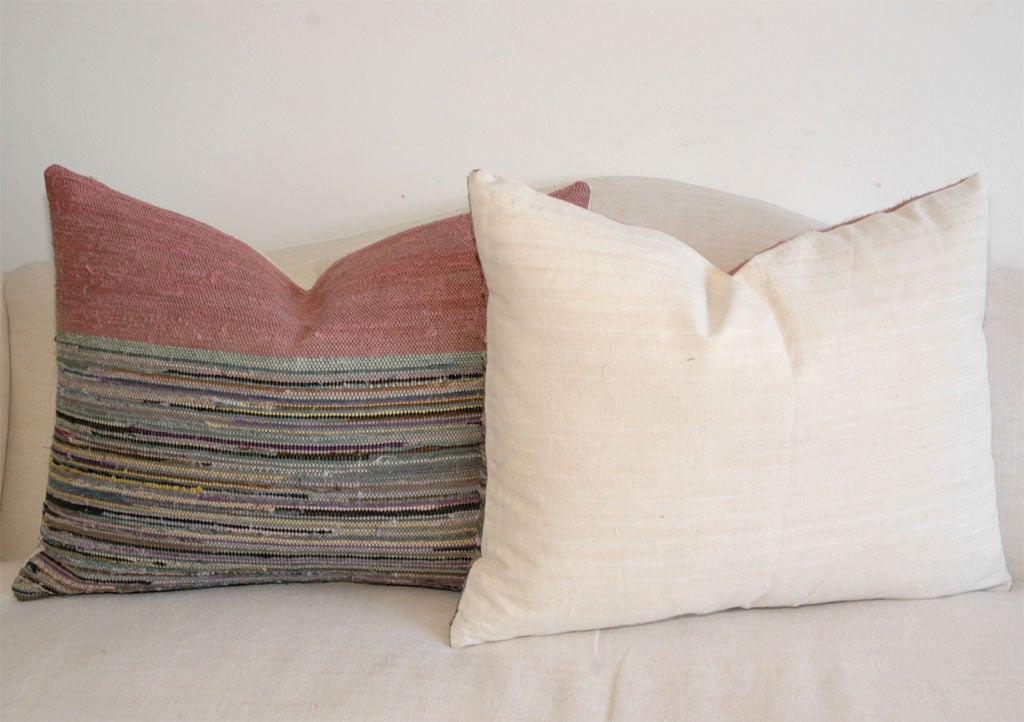PAIR OF 1930'S RAG RUG PILLOWS WITH MULTICOLOR BORDER at 1stdibs