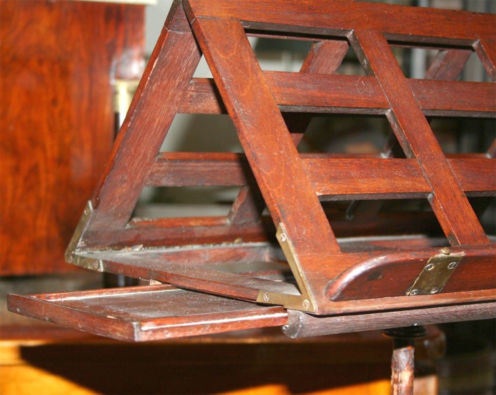 Rare American Queen Ann Music Stand, 18th century 6