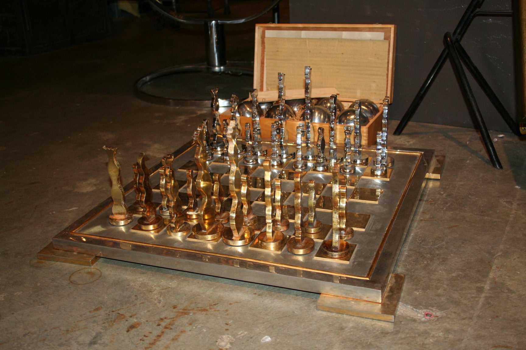 French Modernist Chess Set