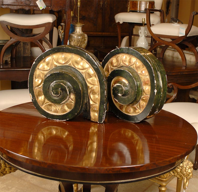 Pair of 19th Century Black and Gilt Scrolled Italian Fragments In Good Condition In Atlanta, GA