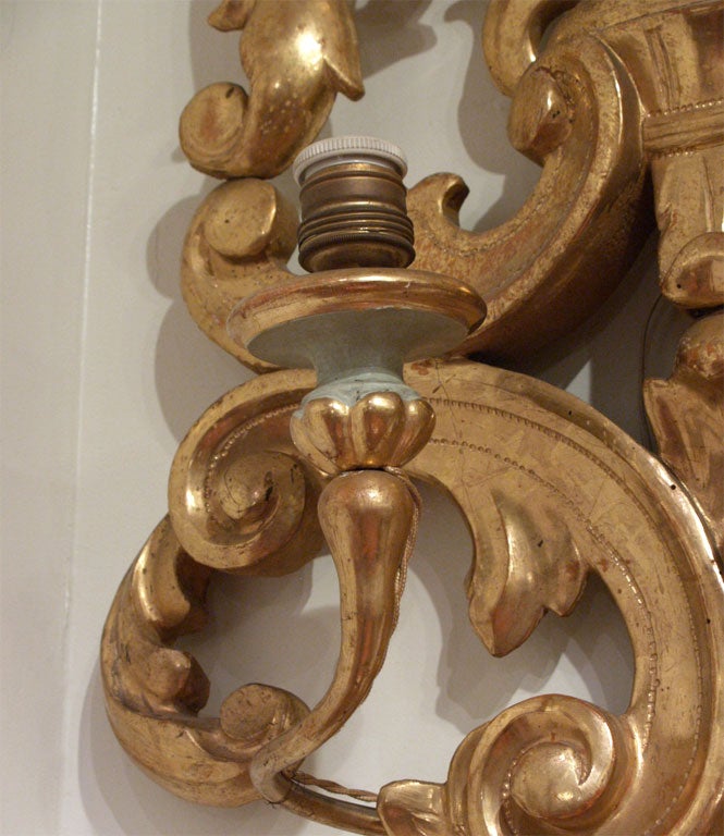Monumental Pair of Giltwood Italian Wall Sconces For Sale 2