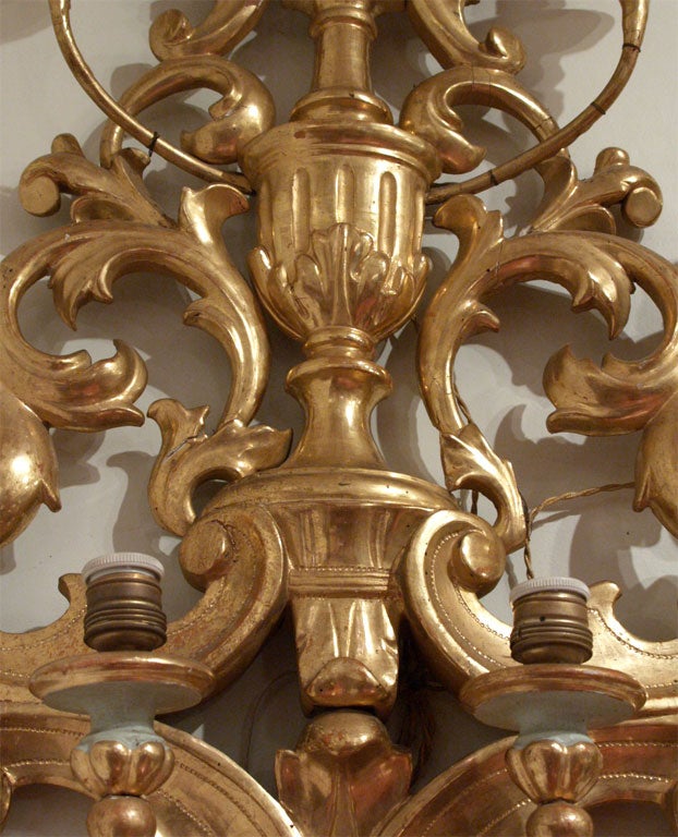 Monumental Pair of Giltwood Italian Wall Sconces For Sale 3