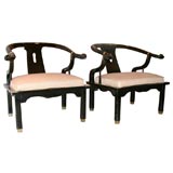 PAIR OF STYLISH BLACK LACQUERED ORIENTAL SIDE CHAIRS.