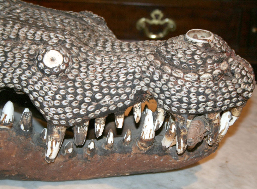 Rare Inlaid Crocodile Head from Papua New Guinea In Good Condition In Long Island City, NY