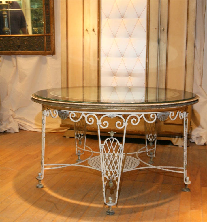 Mid-20th Century 1940's mirrored cocktail table For Sale