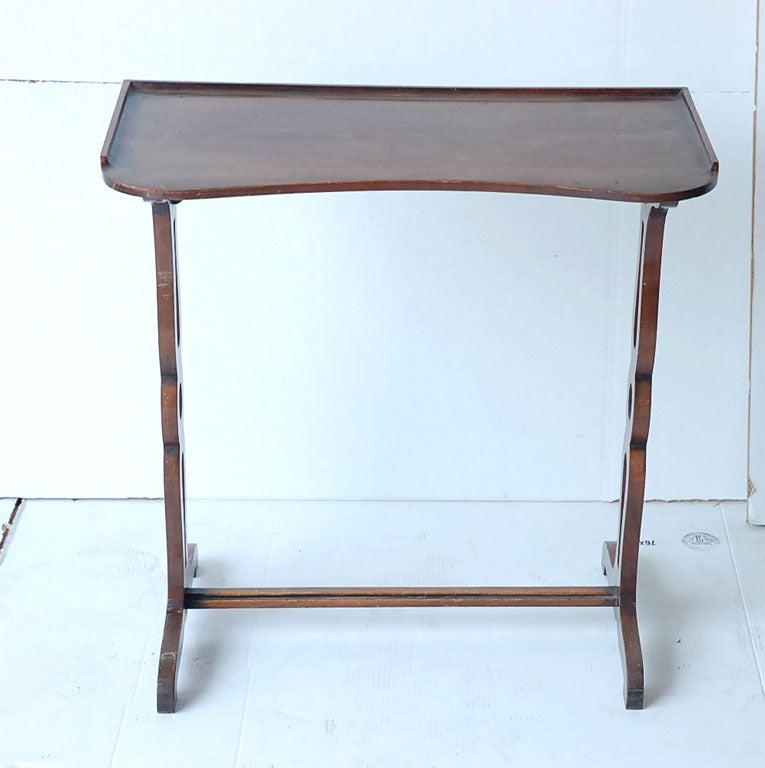 Mahogany Table en Rognon