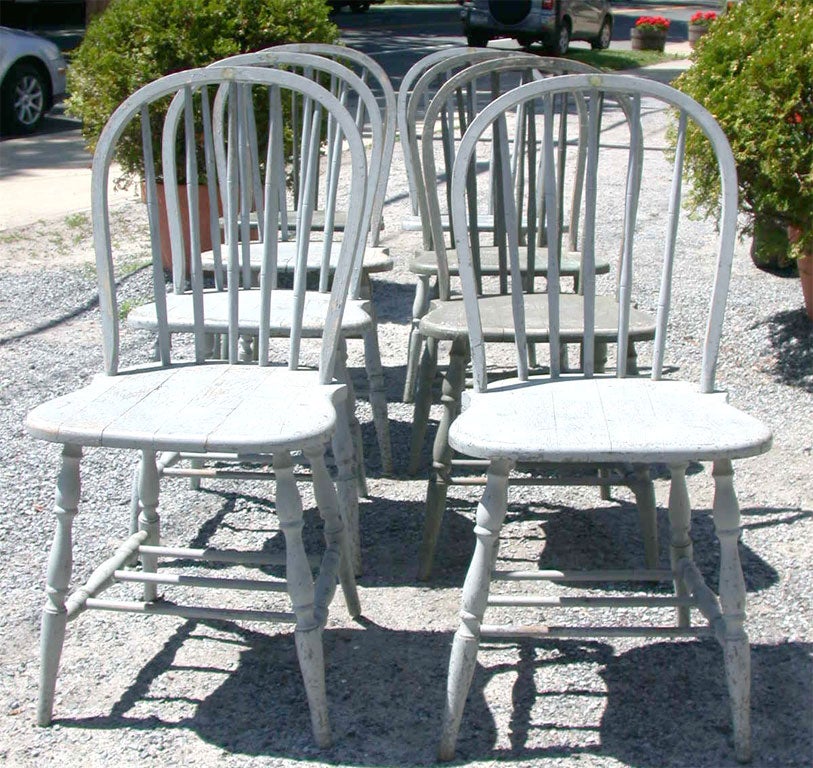 8 KITCHEN WINDSOR CHAIRS In Good Condition In Solebury, PA