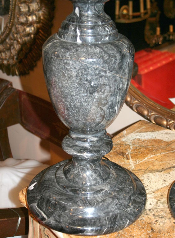 Pair of Italian Black Marble Lamps In Excellent Condition For Sale In New York, NY