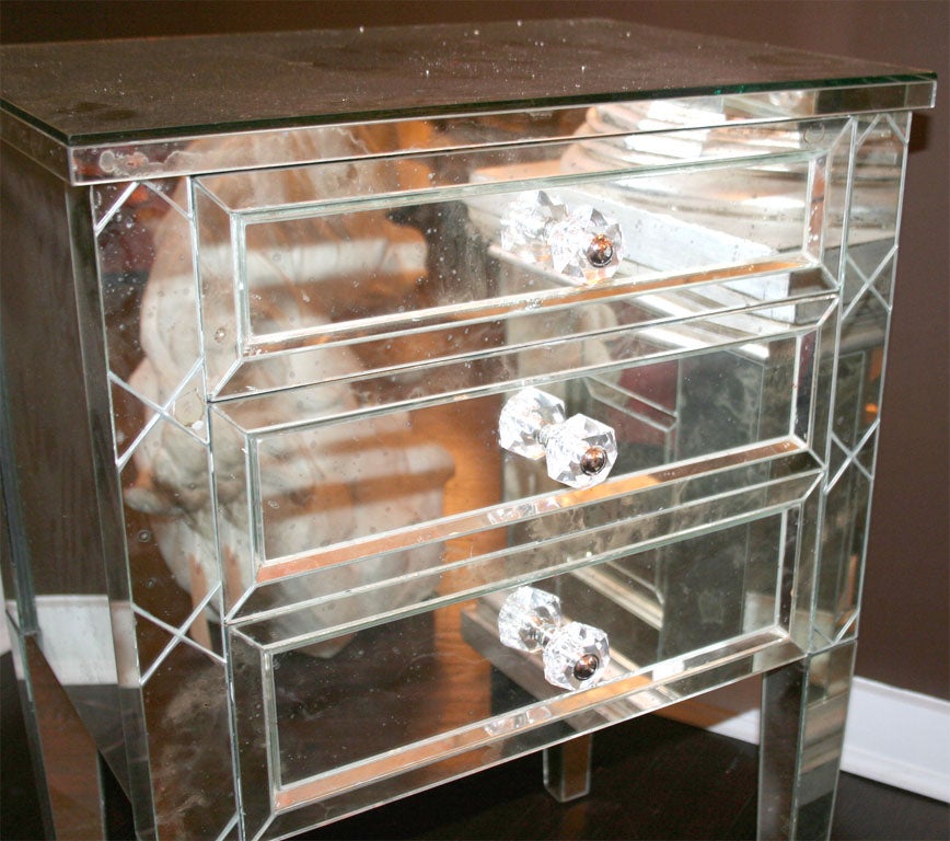 Neoclassical Modern 3-Drawer X-Front Beveled Mirror Nightstand In New Condition For Sale In New York, NY
