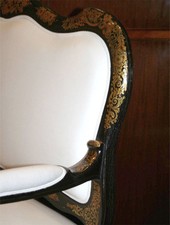 Chinese 19th Century Black Lacquered Canapé For Sale