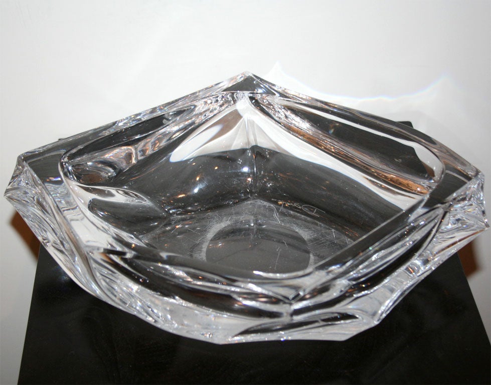 Signed Daum Crystal Fruit Bowl In Good Condition For Sale In New York, NY