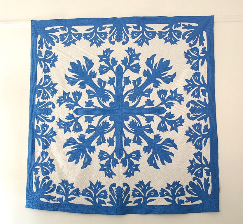 THIS BLUE  HAWAIIAN QUILT IS SUCH A UNUSUAL COLOR AND PRISTINE CONDITION .IT IS FROM THE 1930'S AND HAS FANTASTIC ECHO QUILTING . THIS QUILT IS ALSO LARGE SIZE AND WOULD FIT A QUEEN BED OR KING SIZE BED.IT IS VERY HARD TO FIND HAWAIIN QUILTS OF THIS
