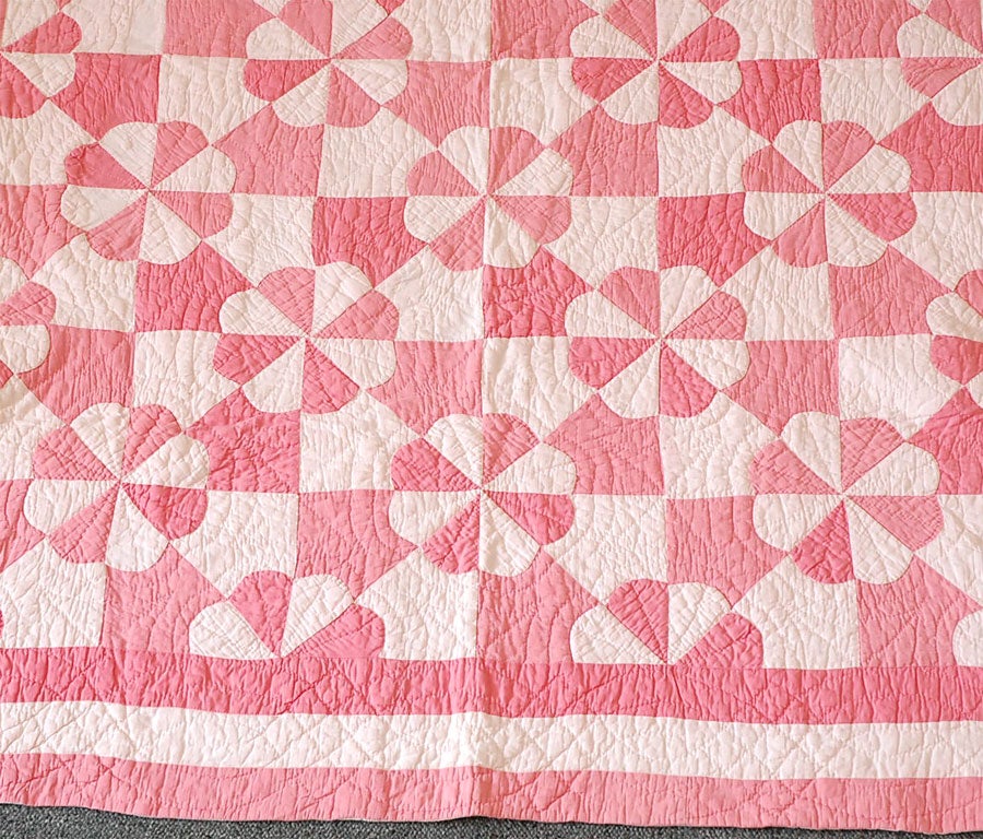 American 1930'S PINK&WHITE GEOMETRIC-ROB PETER TO PAY PAUL QUILT