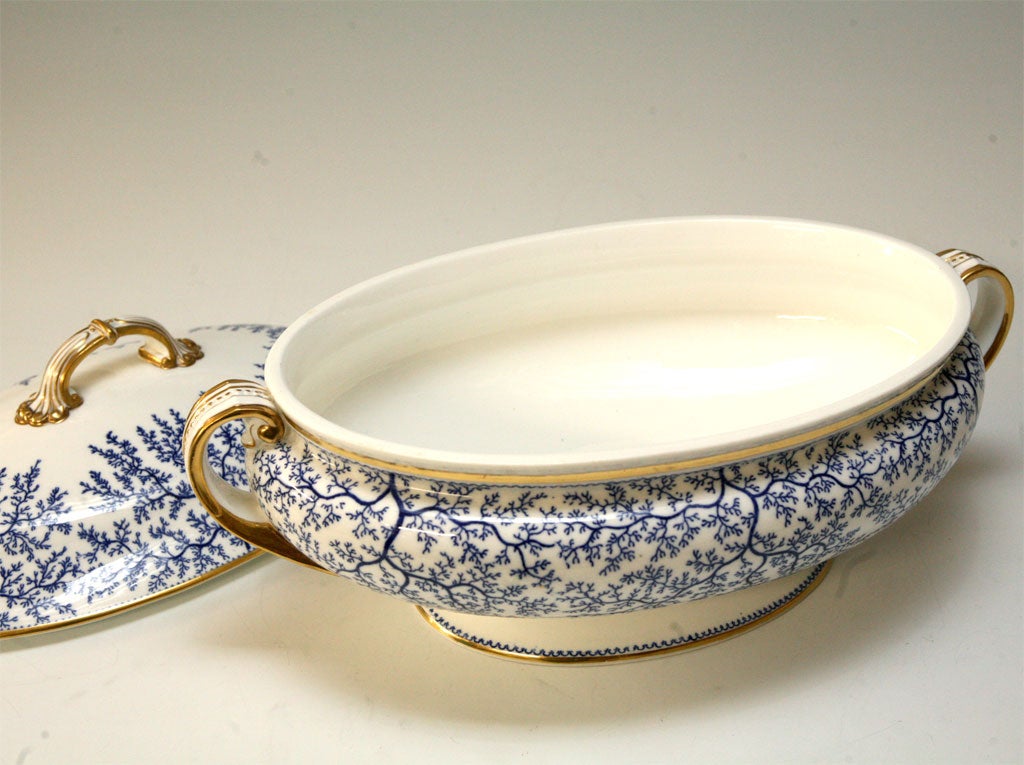 blue soup tureen