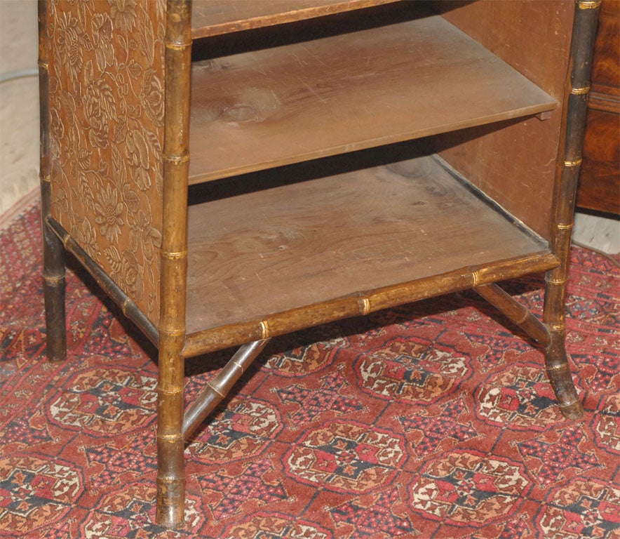 A 19th Century English Japanned Etagere For Sale 7