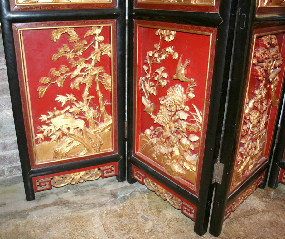 Mid-20th Century Handcarved Gilt Wood and Painted Chinese Screen