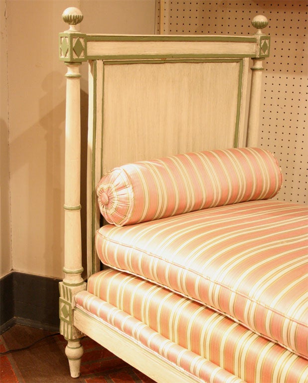 Directoire Painted Daybed, Circa 1800 3