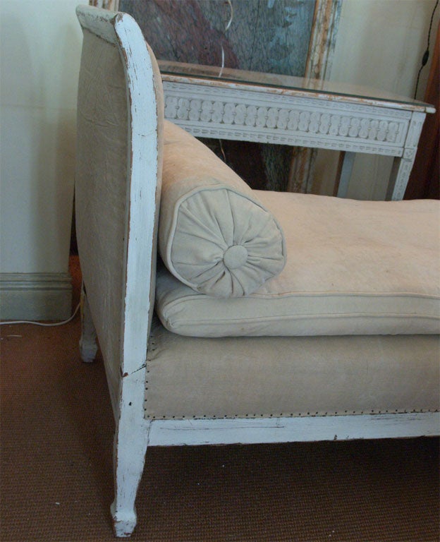 19th Century 7261 PAINTED PETITE DAYBED